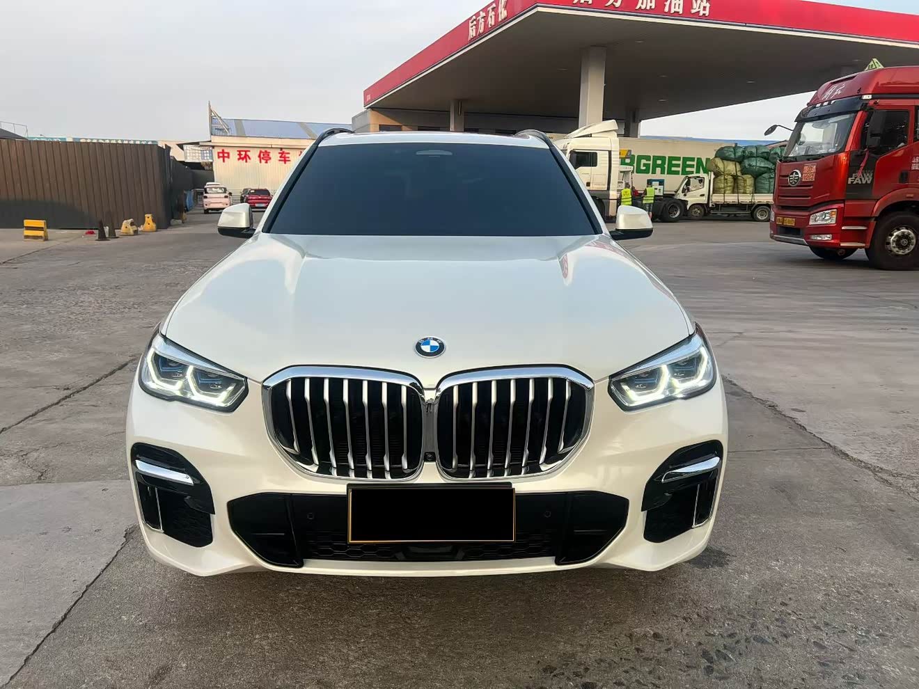 BMW X5 2022 car image 