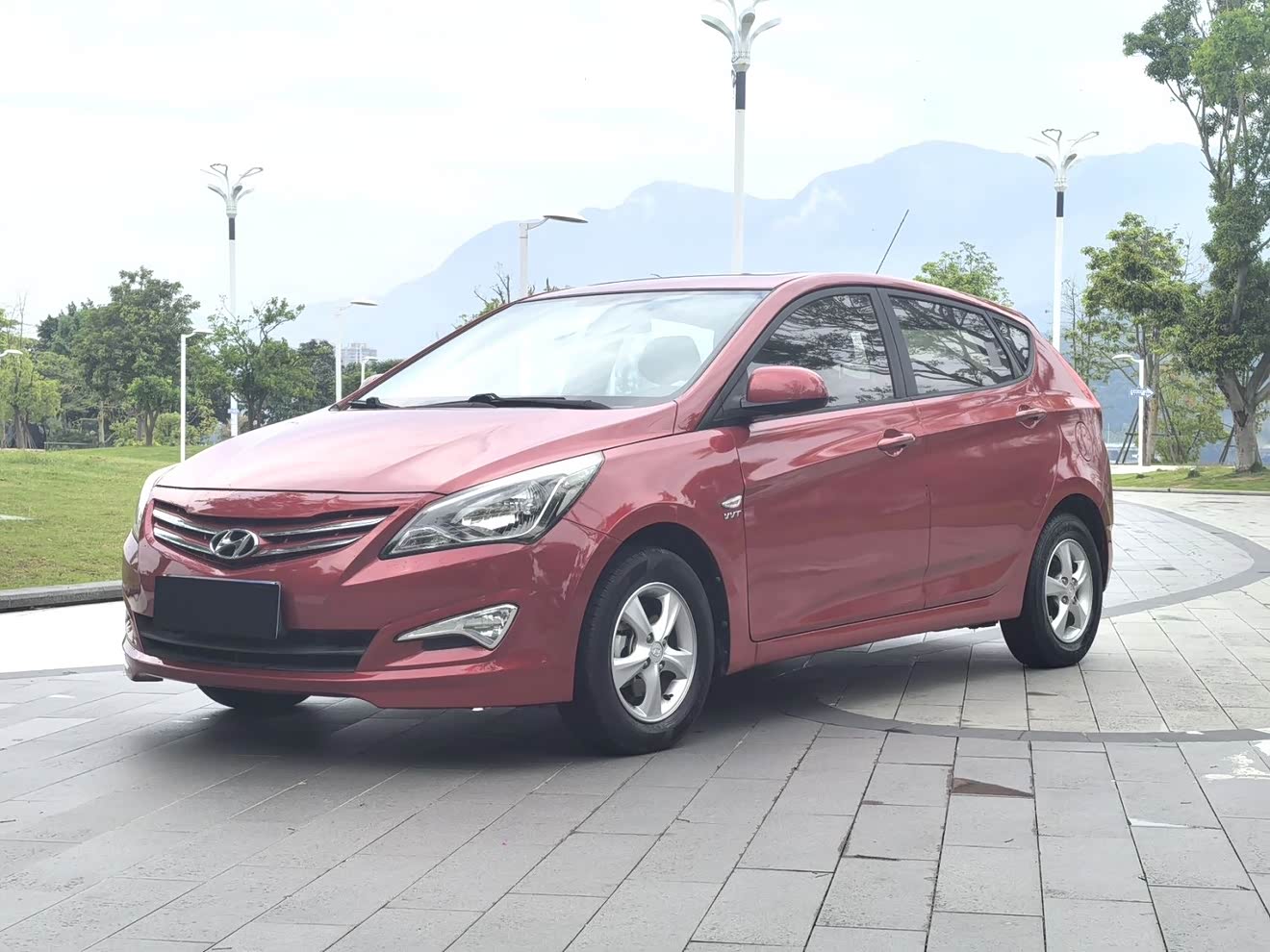 Mazda Reina Hatchback 2014 Mazda Reina Hatchback 2014 car image