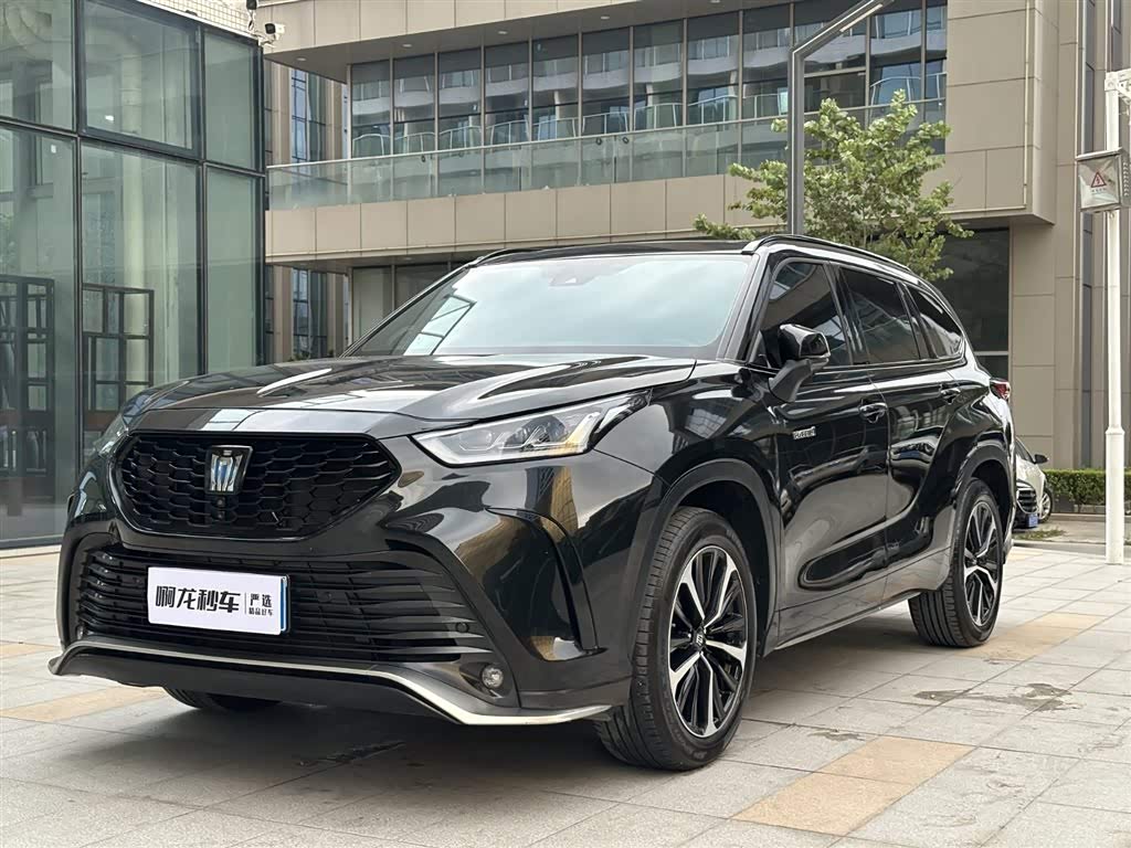 Toyota Crown Kluger 2022 immagine di auto 