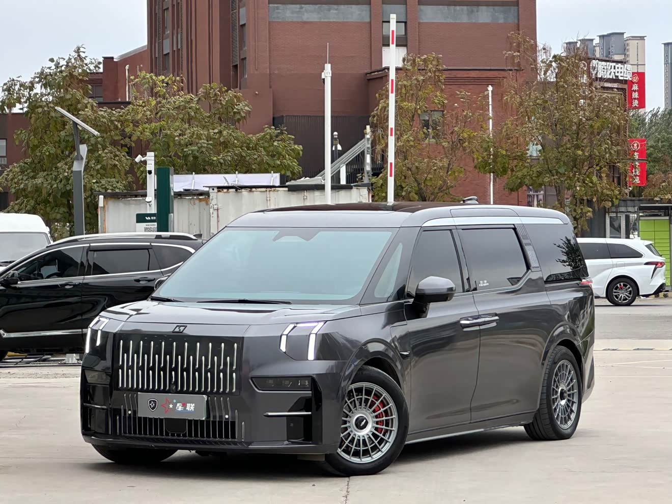 Volkswagen Phideon 2023 immagine di auto 