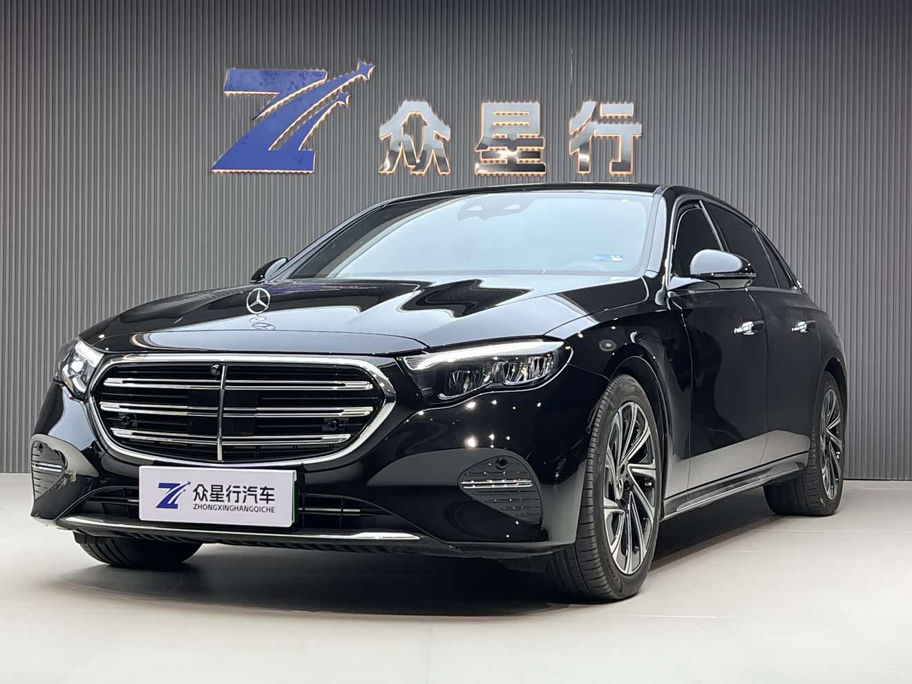 Mercedes-Benz E Class New Energy 2024 car image 