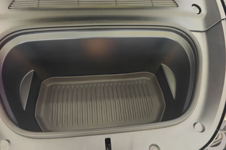 Tesla Model Y 2023 #20 Tesla Model Y 2023 car image #20
