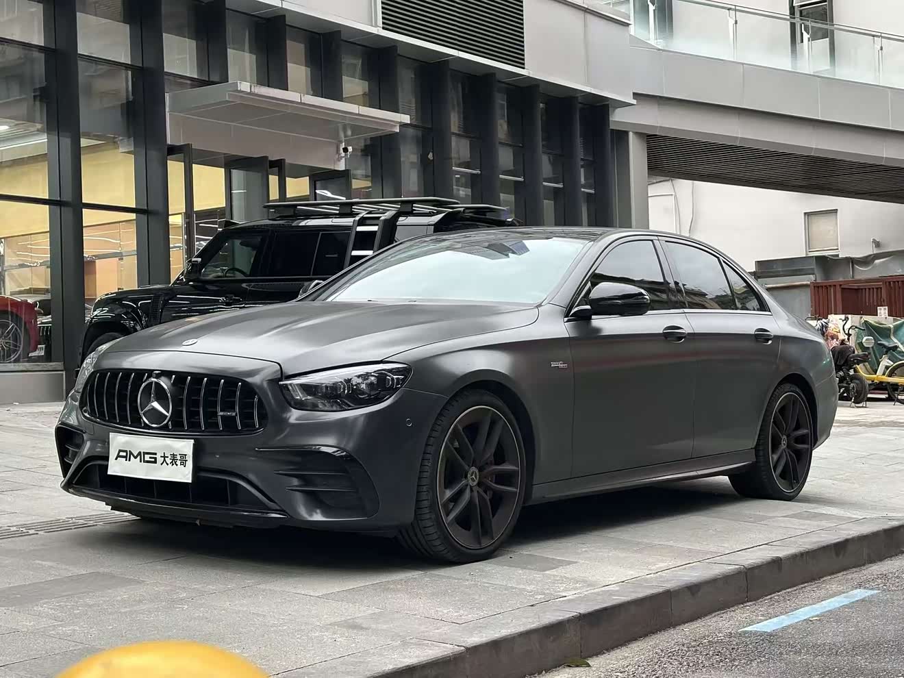 Mercedes-Benz E AMG 2023 immagine di auto 