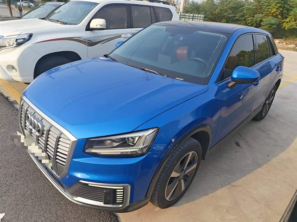 Audi Q2L e-tron 2020 car image 