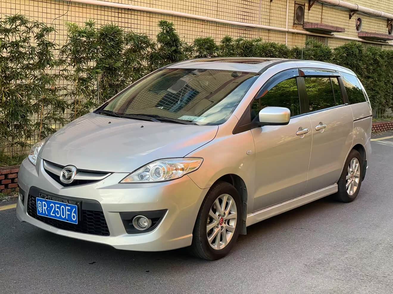 Mazda 5 2009 汽车图片 