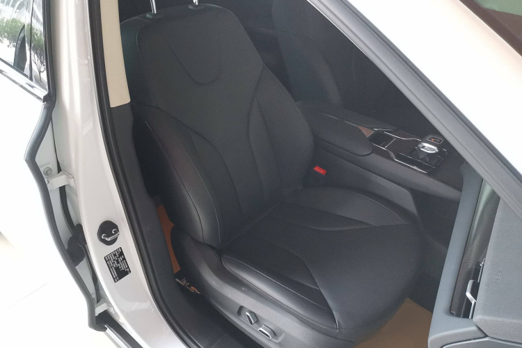 HongQi E-QM5 2023 car image #24