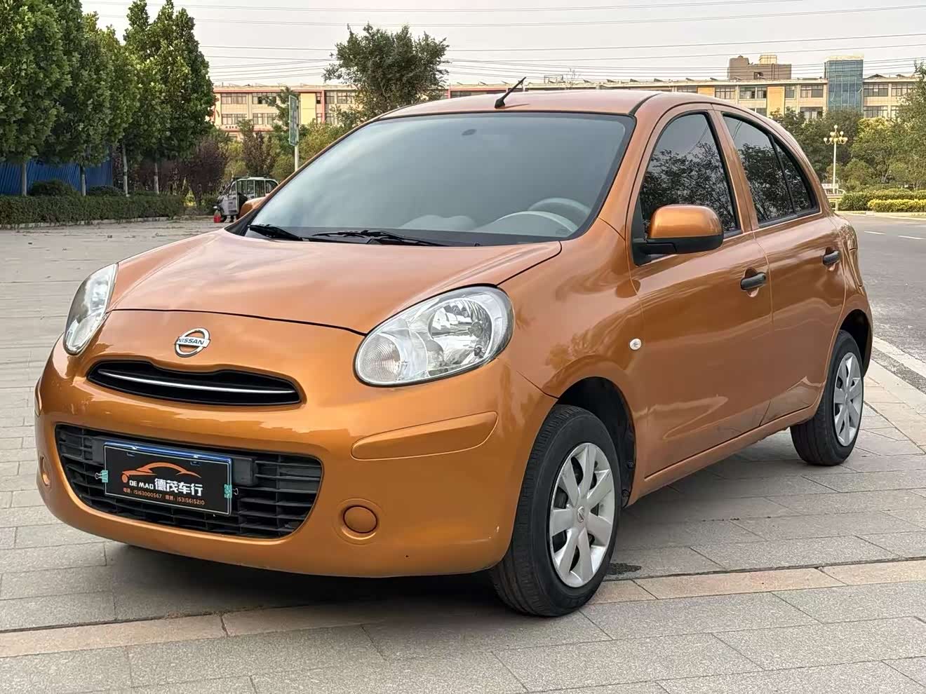 Nissan March 2015 汽车图片 