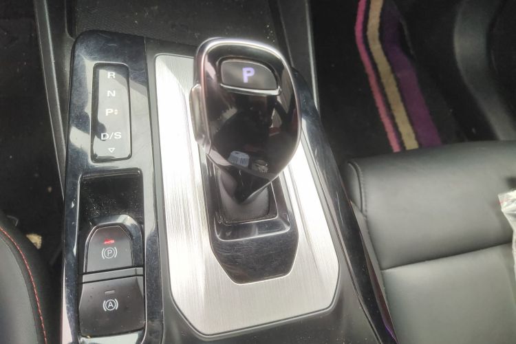 MG 5 2023 imagen de coche #18