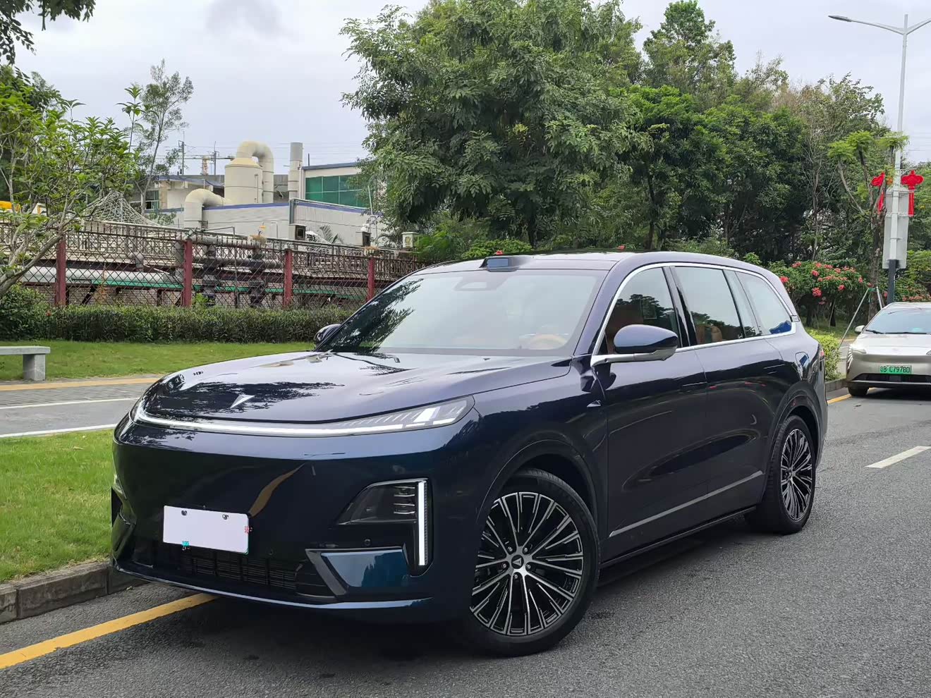 Deepal S09 2025 car image 