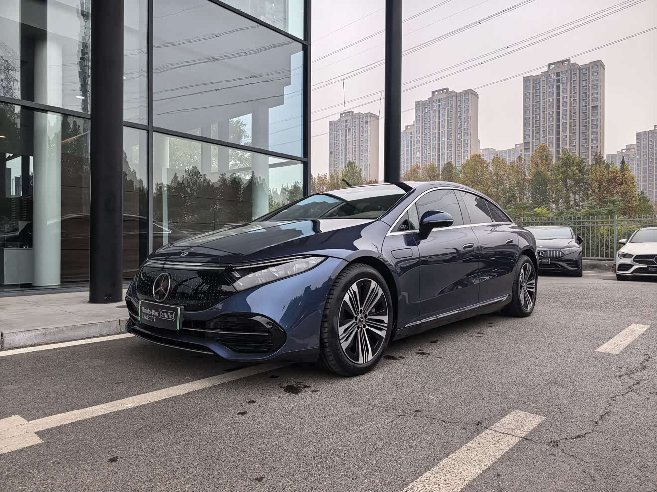 Mercedes-Benz EQS Class 2023 car image 