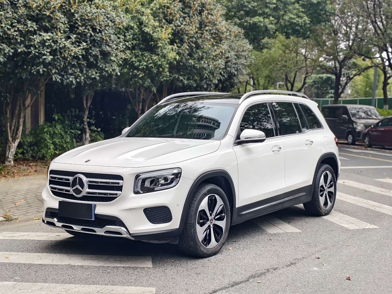 Mercedes-Benz GLB Class 2023 car image 