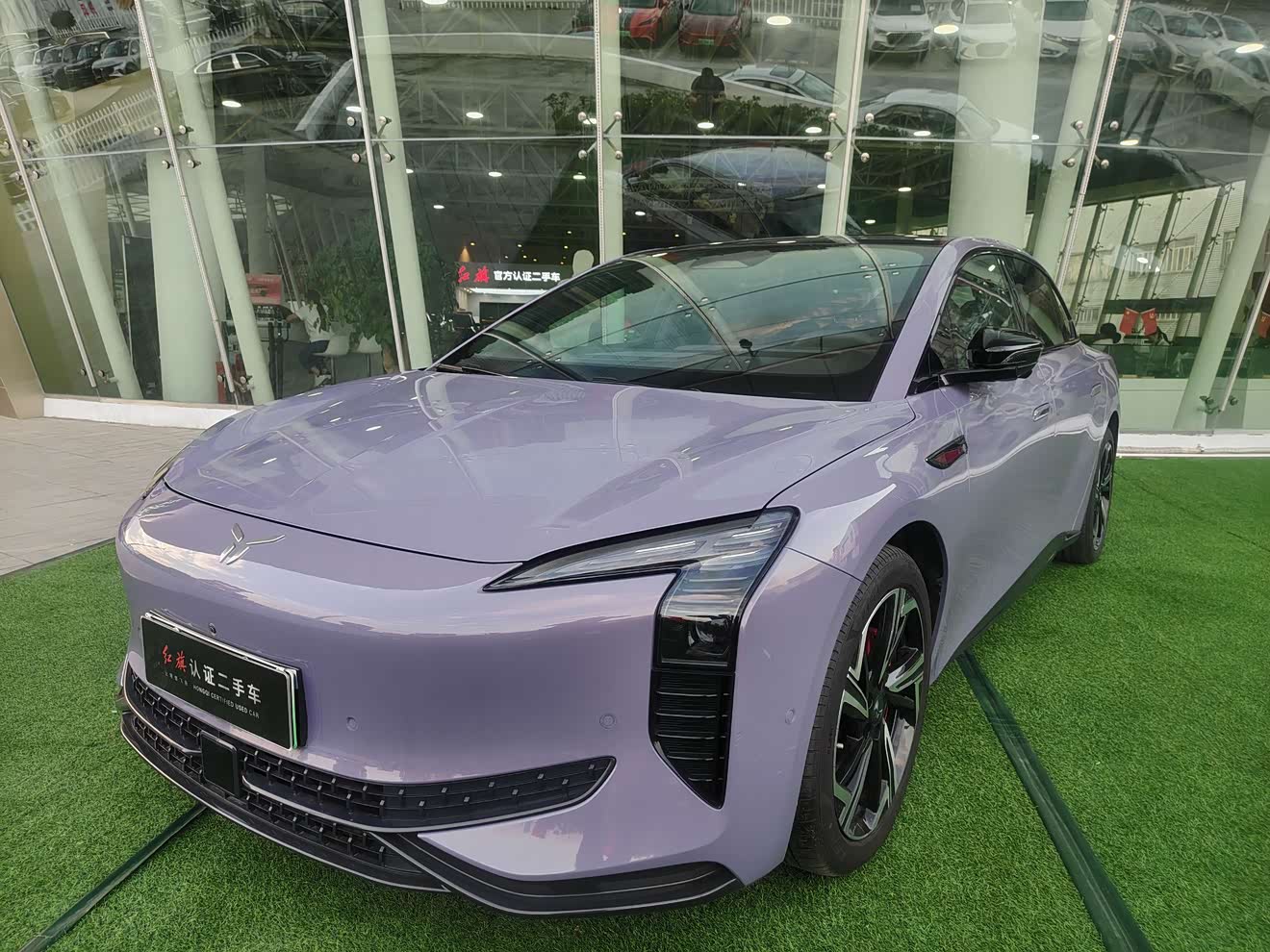 HongQi EH7 2024 car image 