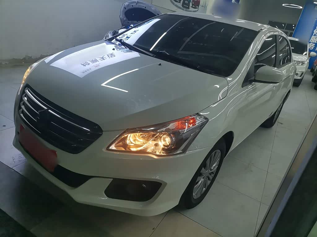 Suzuki Ciaz 2017 汽车图片 