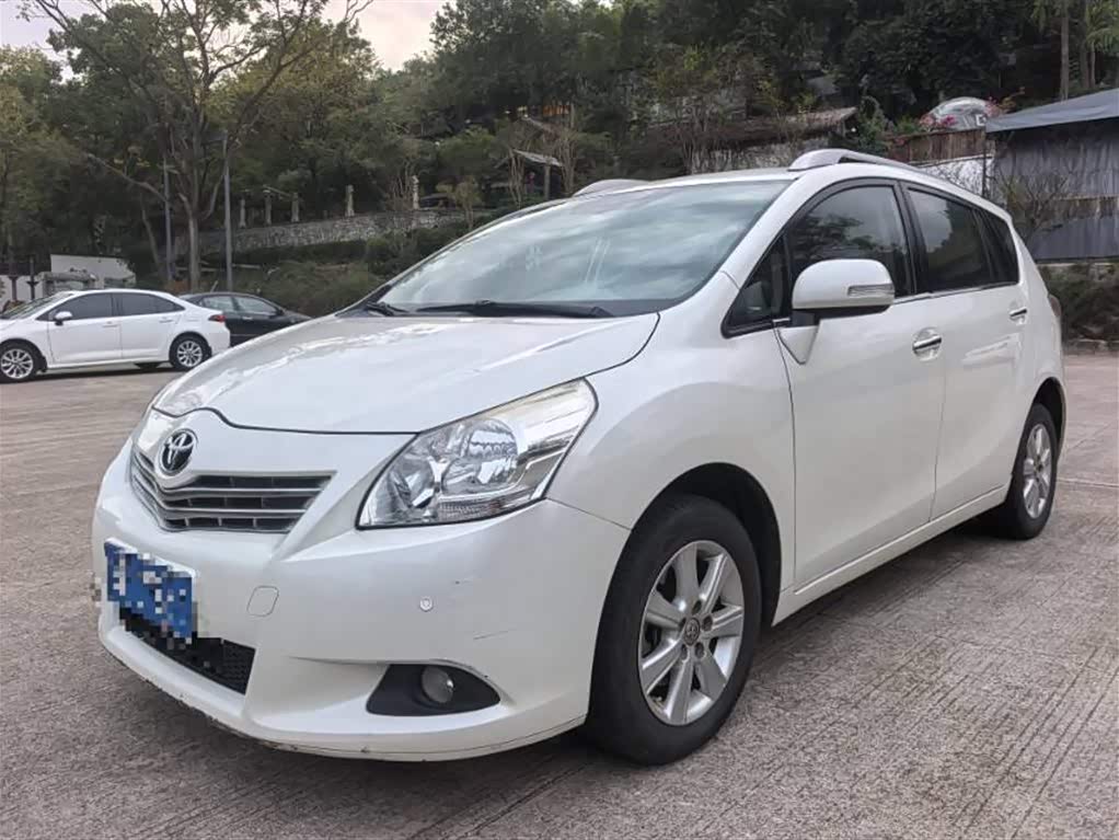 Toyota Reiz 2012 immagine di auto 