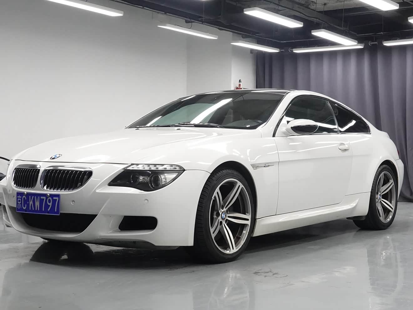 BMW M6 2008 car image 