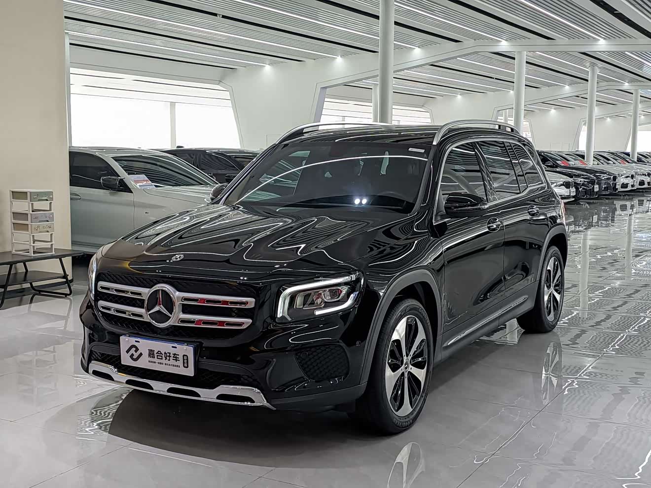 Mercedes-Benz GLB Class 2022 car image 