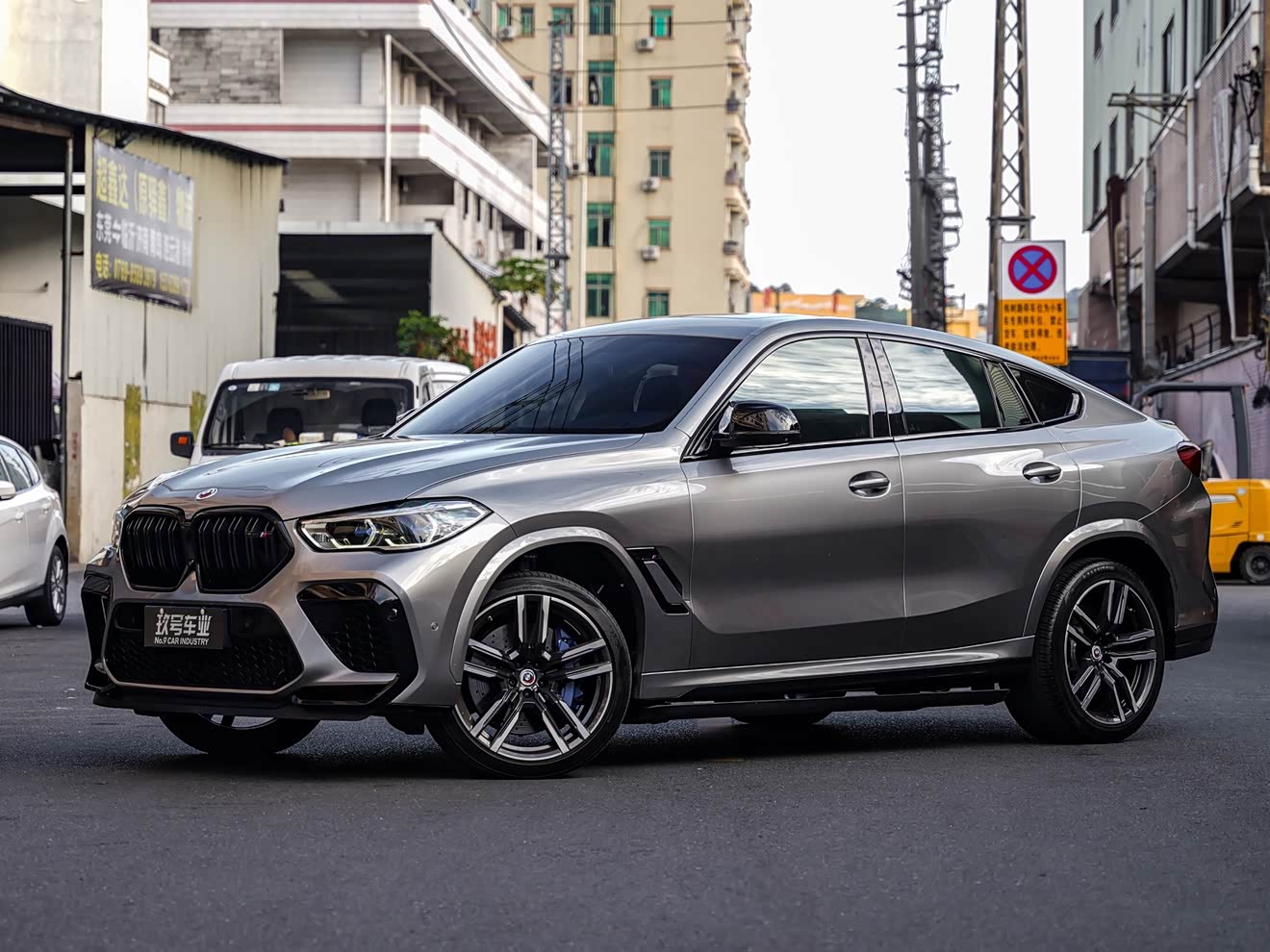 BMW X6 M 2022 car image 