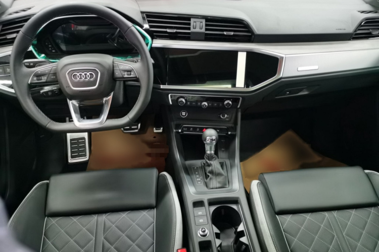 Audi Q3 2025 #12 Audi Q3 2025 car image #12