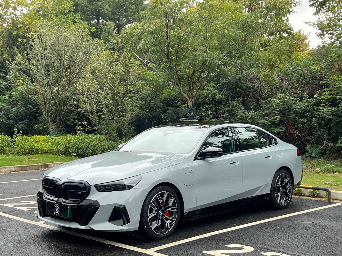 BMW i5 M60 2025 car image 