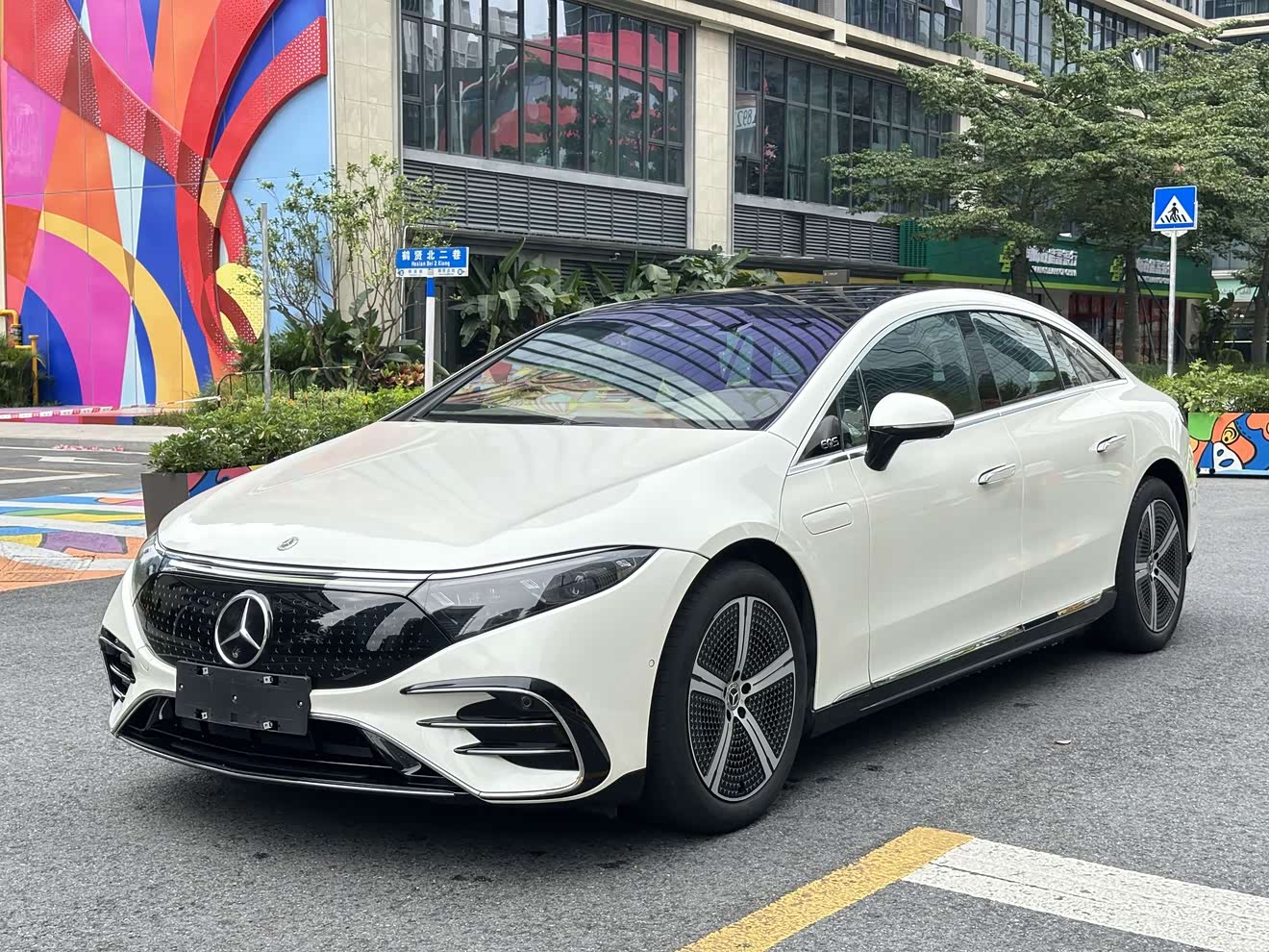 Mercedes-Benz EQS Class 2023 car image 