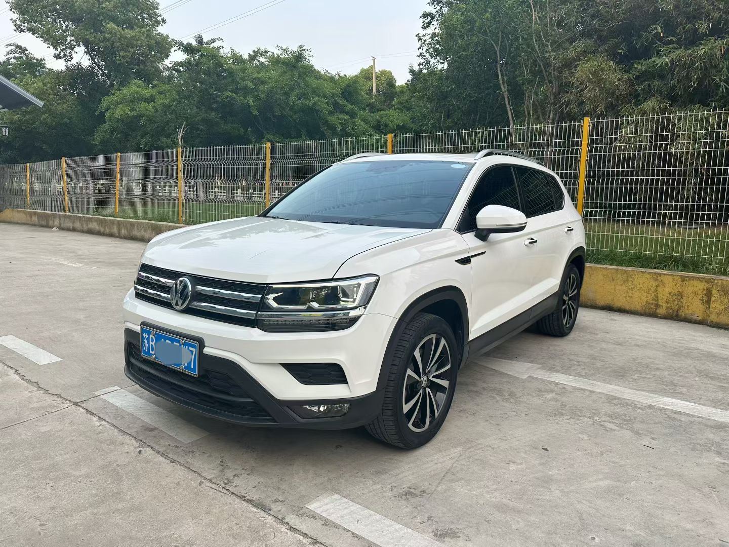 2020 2020 car image