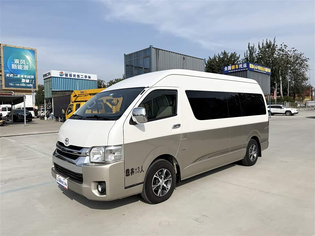 Toyota Hiace 2015 Toyota Hiace 2015 immagine di auto