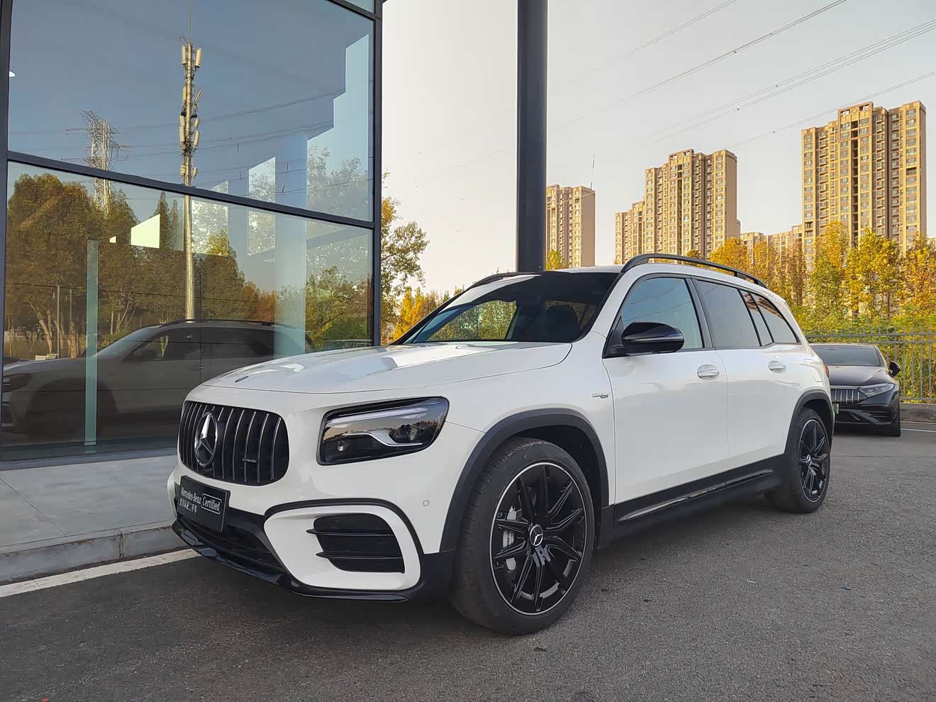 Mercedes-Benz GLB AMG 2025 immagine di auto 