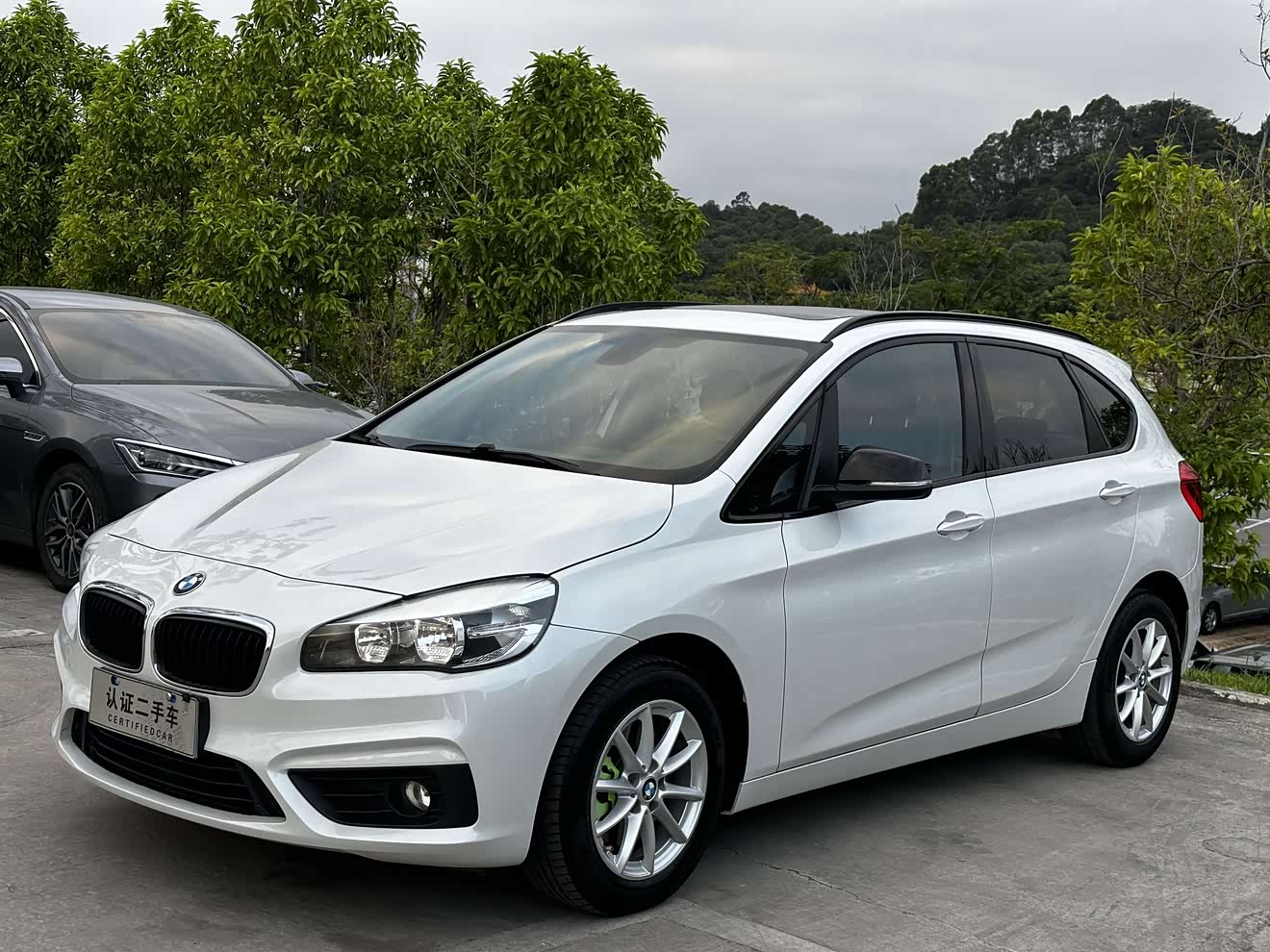 BMW 2 Series Tourer 2017 car image 