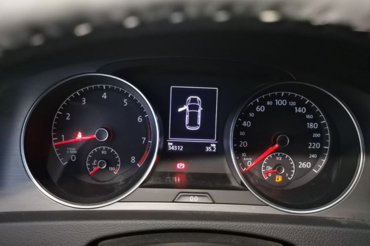Volkswagen Golf 2016 car image #12