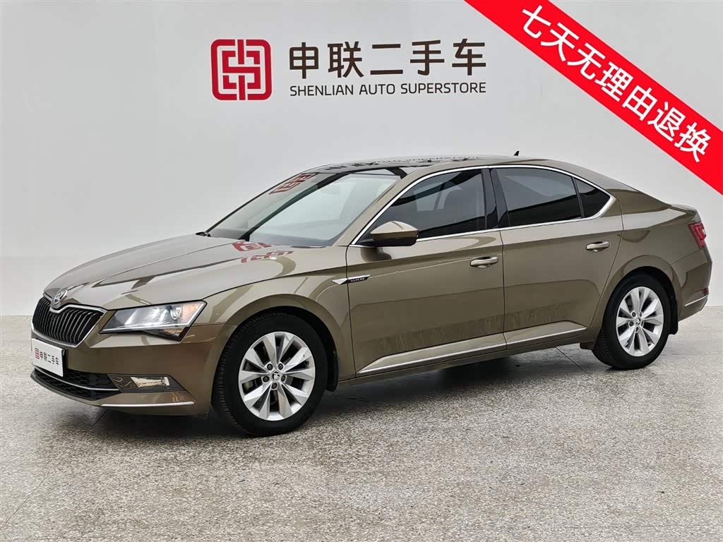 Skoda Superb 2018 car image 