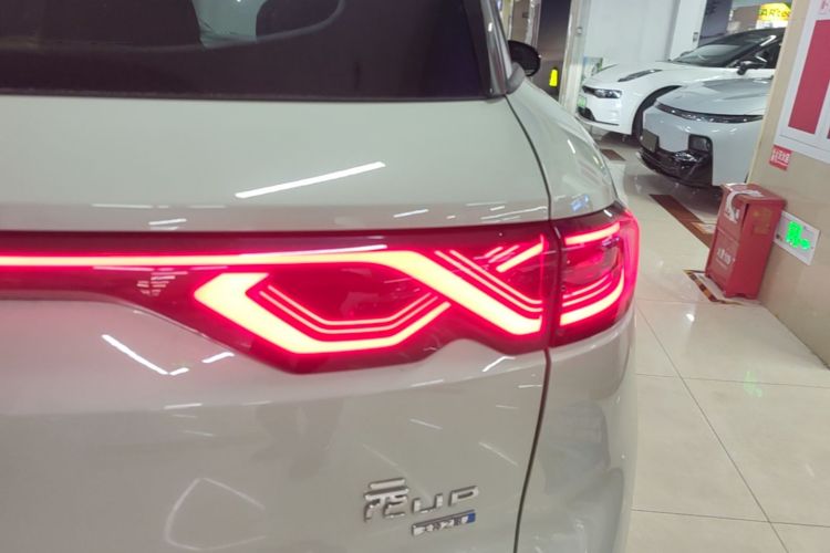 BYD YuanUP 2025 car image #8