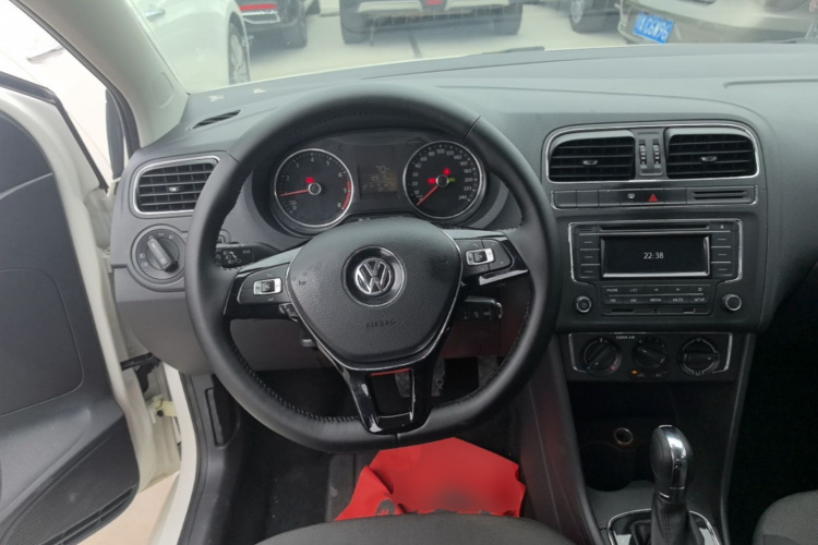 Volkswagen Polo 2016 #12 Volkswagen Polo 2016 car image #12