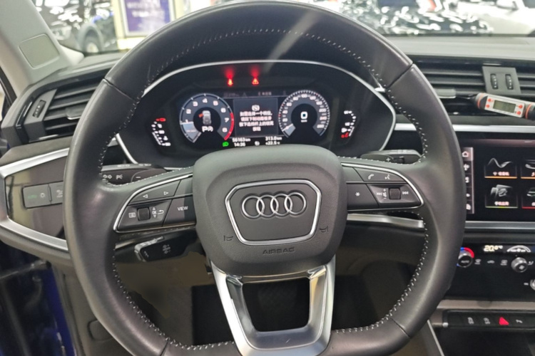 Audi Q3 2020 #11 Audi Q3 2020 car image #11