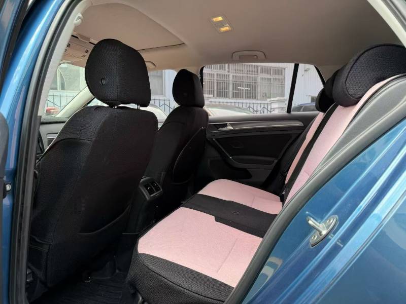 Volkswagen Golf 2017 car image #6