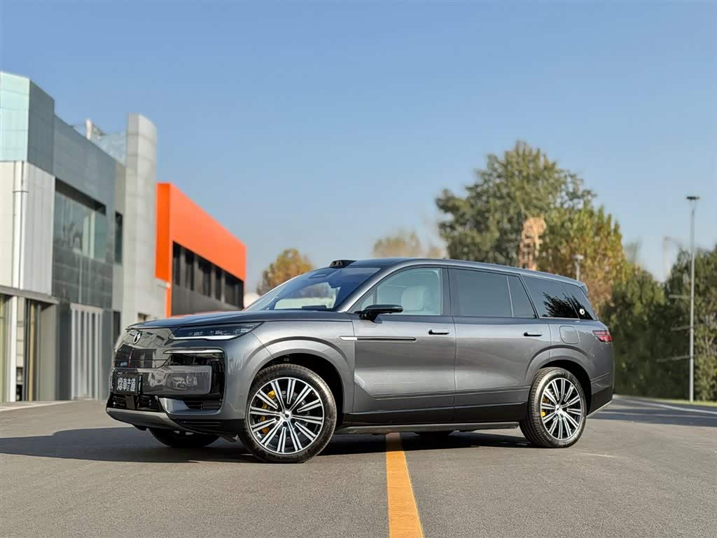 Denza N9 2025 car image 