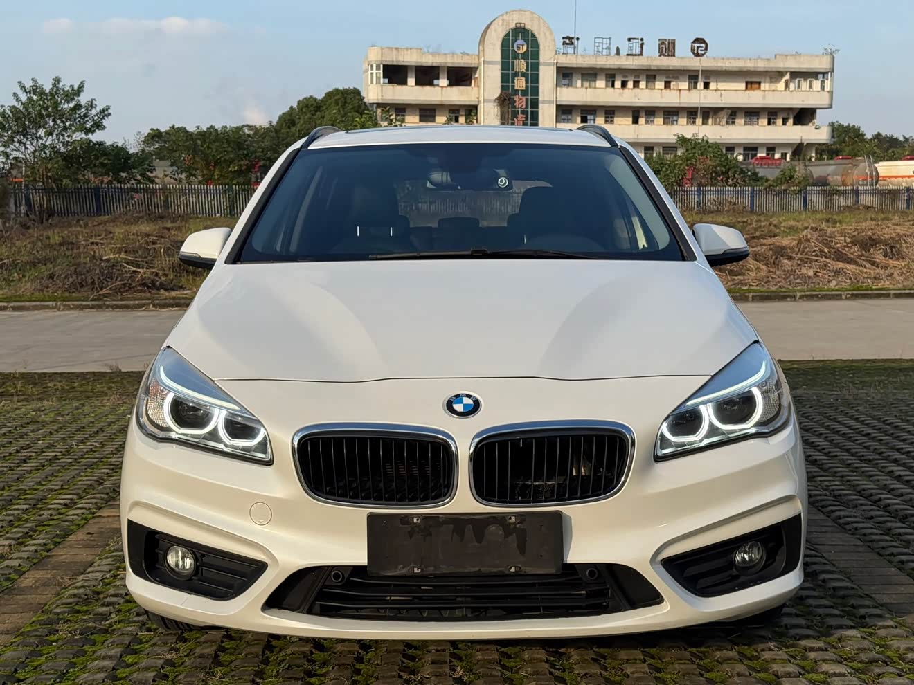 BMW 2 Series Tourer 2016 car image 