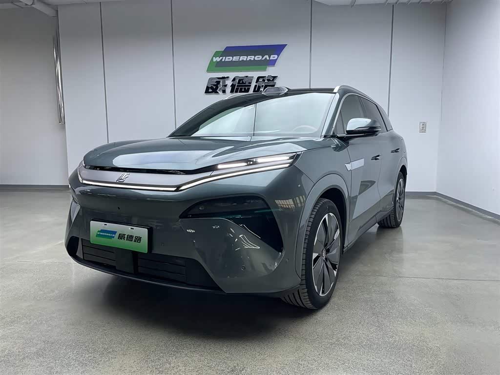 BYD Tang L 2025 BYD Tang L 2025 صورة سيارة