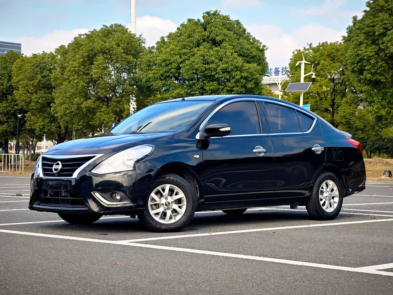 Nissan Sunny 2017 car image 