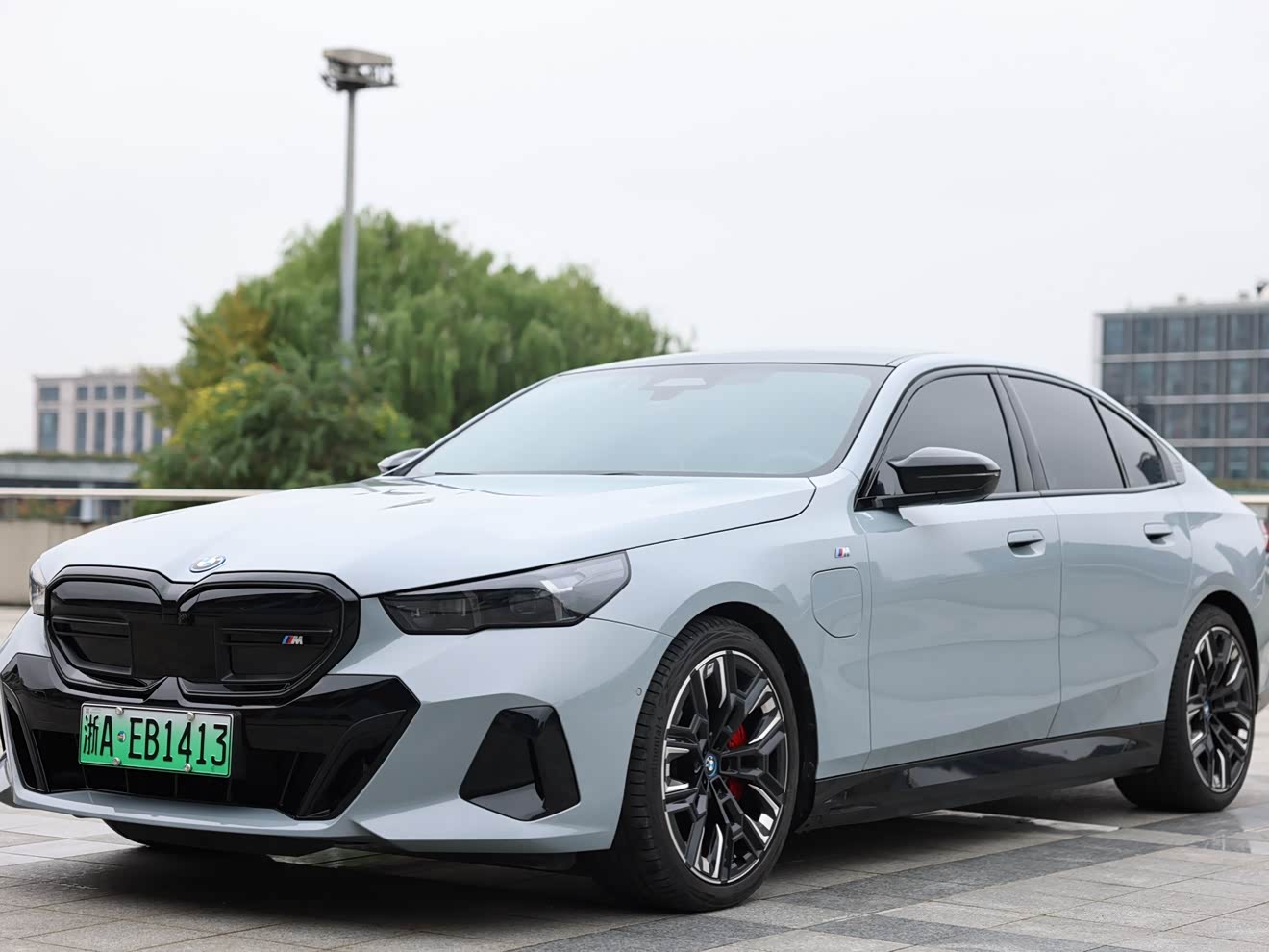 BMW i5 M60 2025 car image 