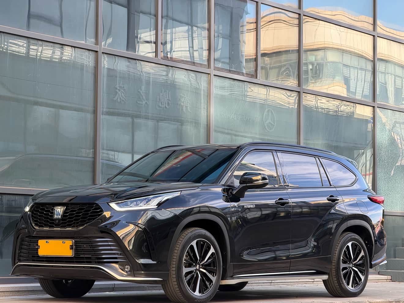 Toyota Crown Kluger 2022 immagine di auto 