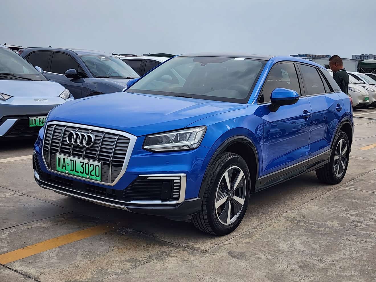 Audi Q2L e-tron 2020 car image 