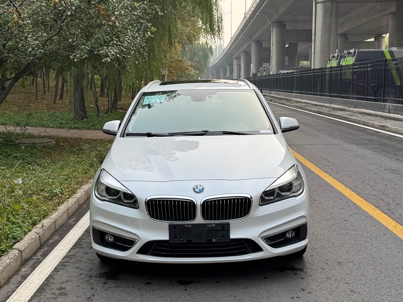 BMW 2 Series Tourer (Imported) 2015 car image 