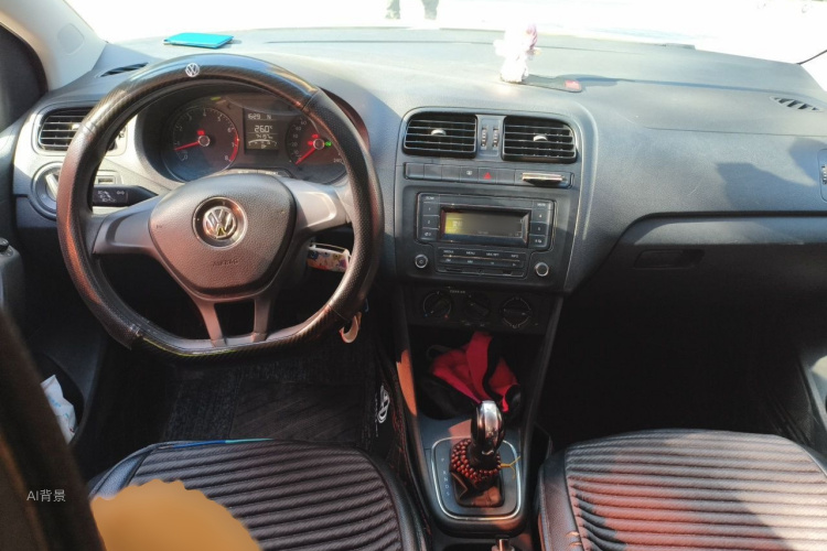 Volkswagen Polo 2017 car image #11
