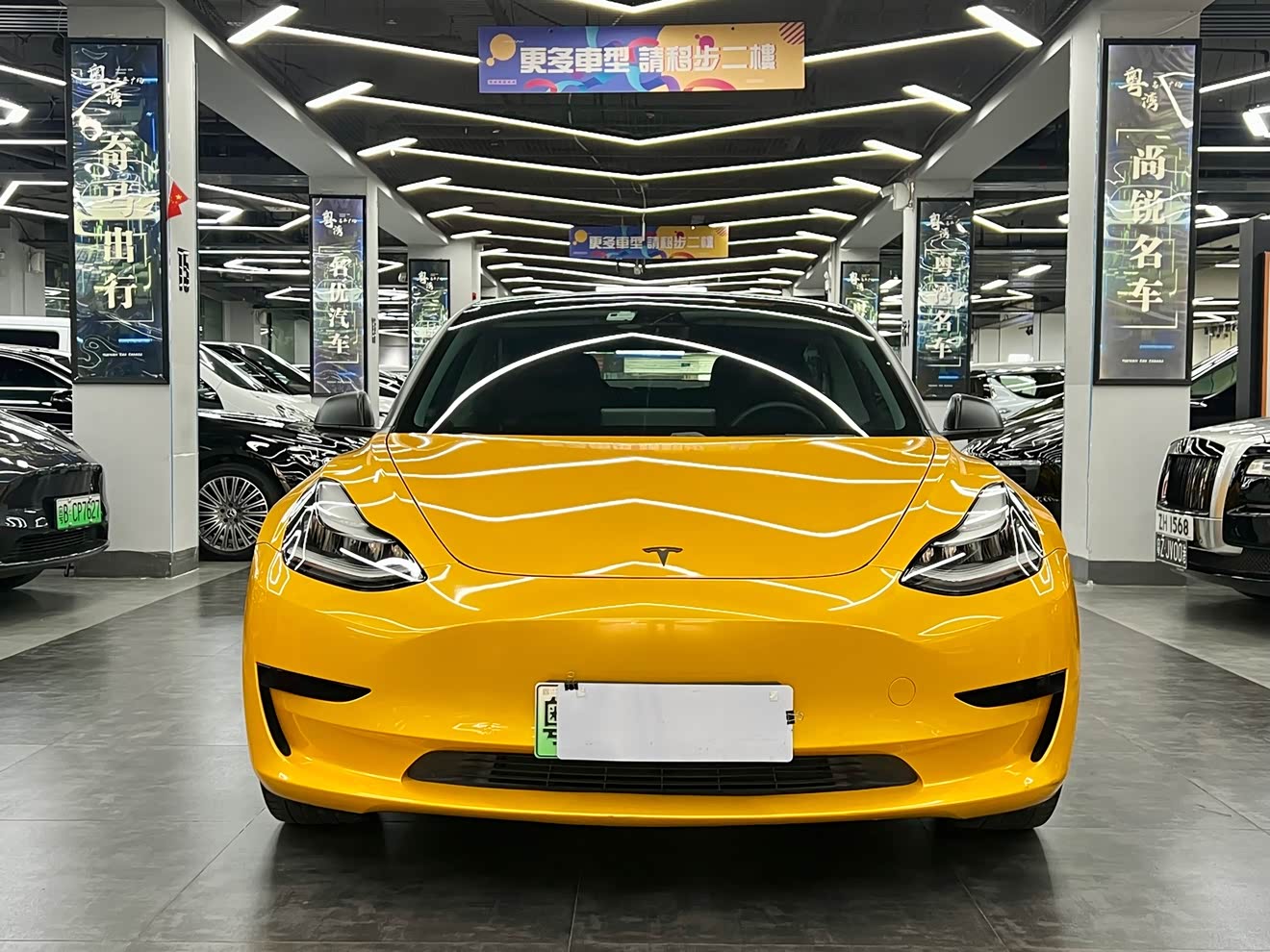 Tesla Model 3 2020 car image 