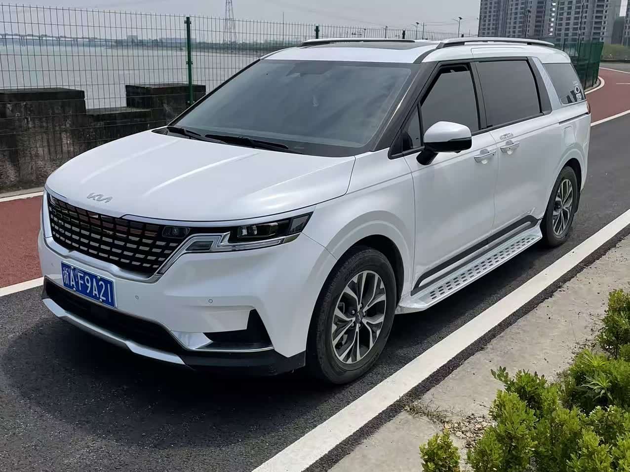 Kia Carnival 2022 汽车图片 
