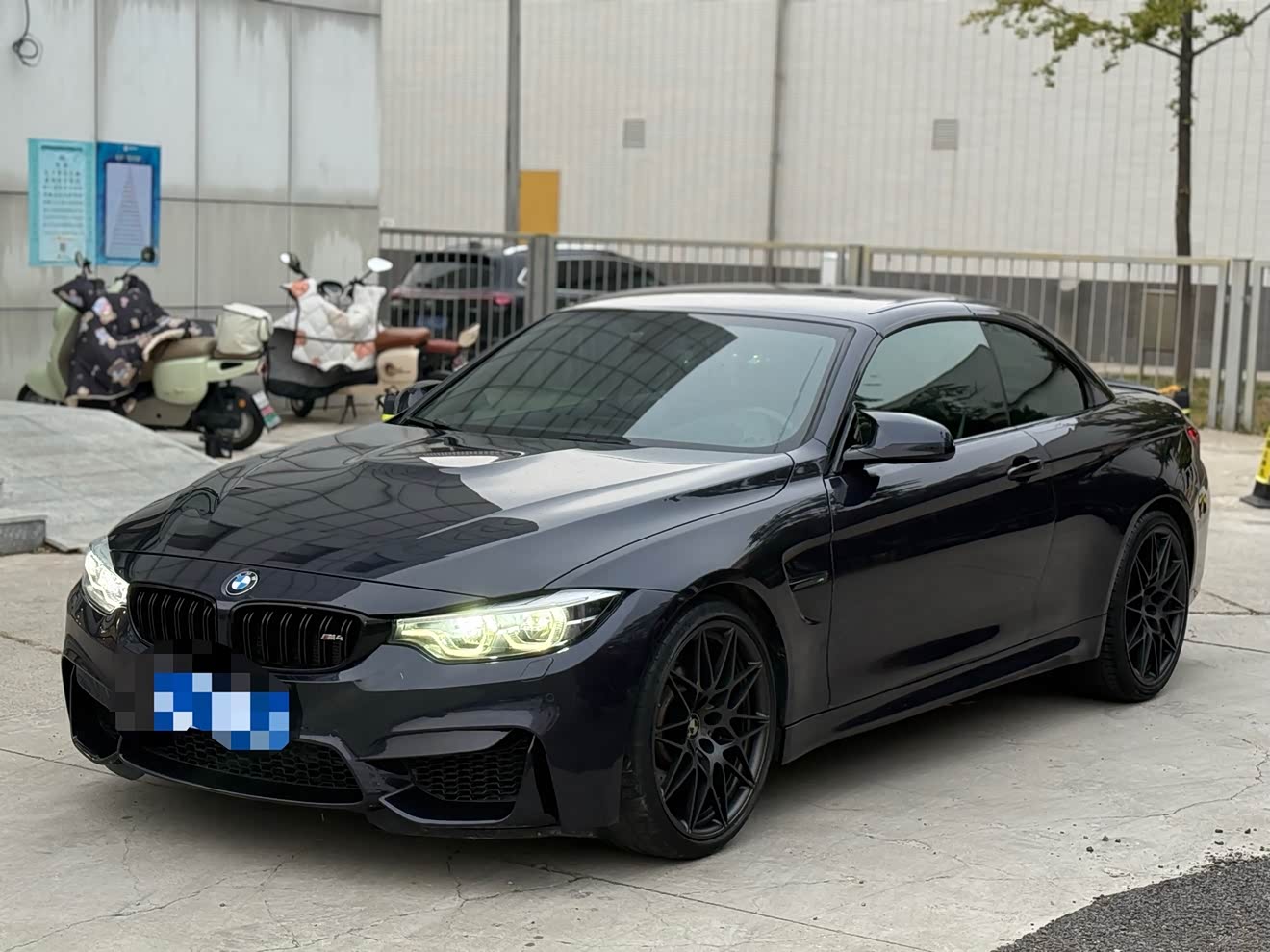 BMW M4 2019 car image 