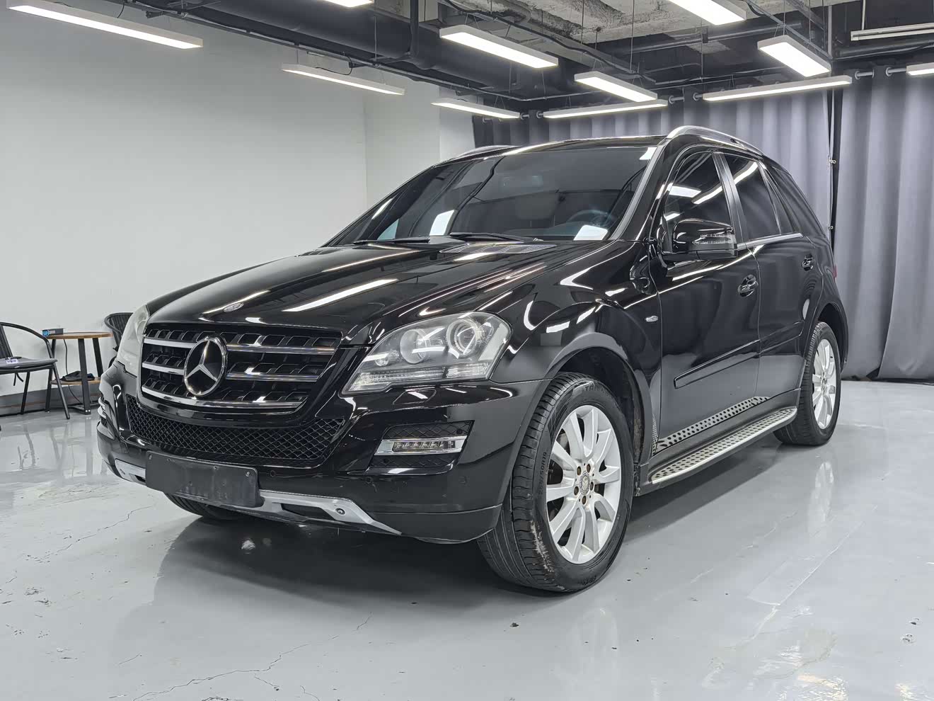 Mercedes-Benz M Class 2011 car image 