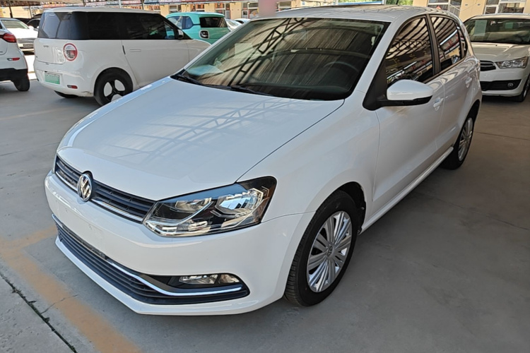 Volkswagen Polo 2017 car image #2