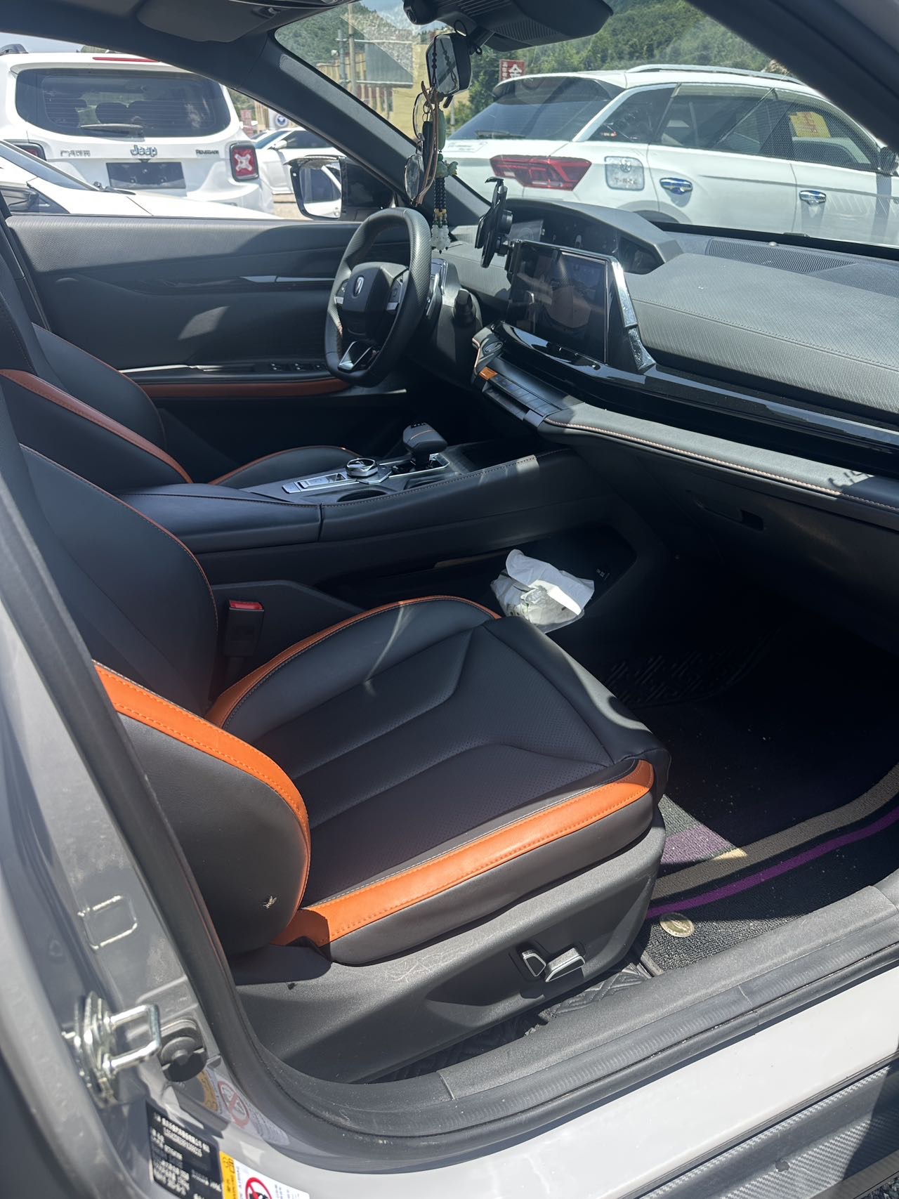 Changan UNI-V 2023 car image #5