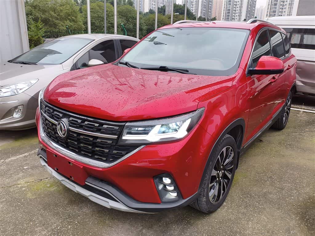 Forthing T5 2019 Forthing T5 2019 immagine di auto